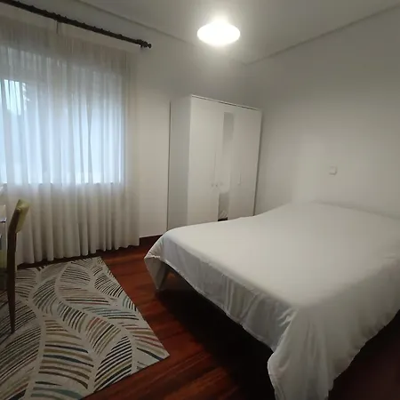 Piso Con Terraza Y Zonas Verdes דירה