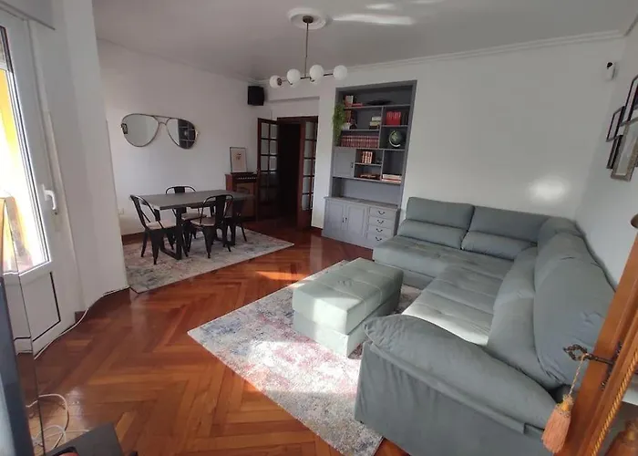 Piso Con Terraza Y Zonas Verdes * Torres (Cantabria)